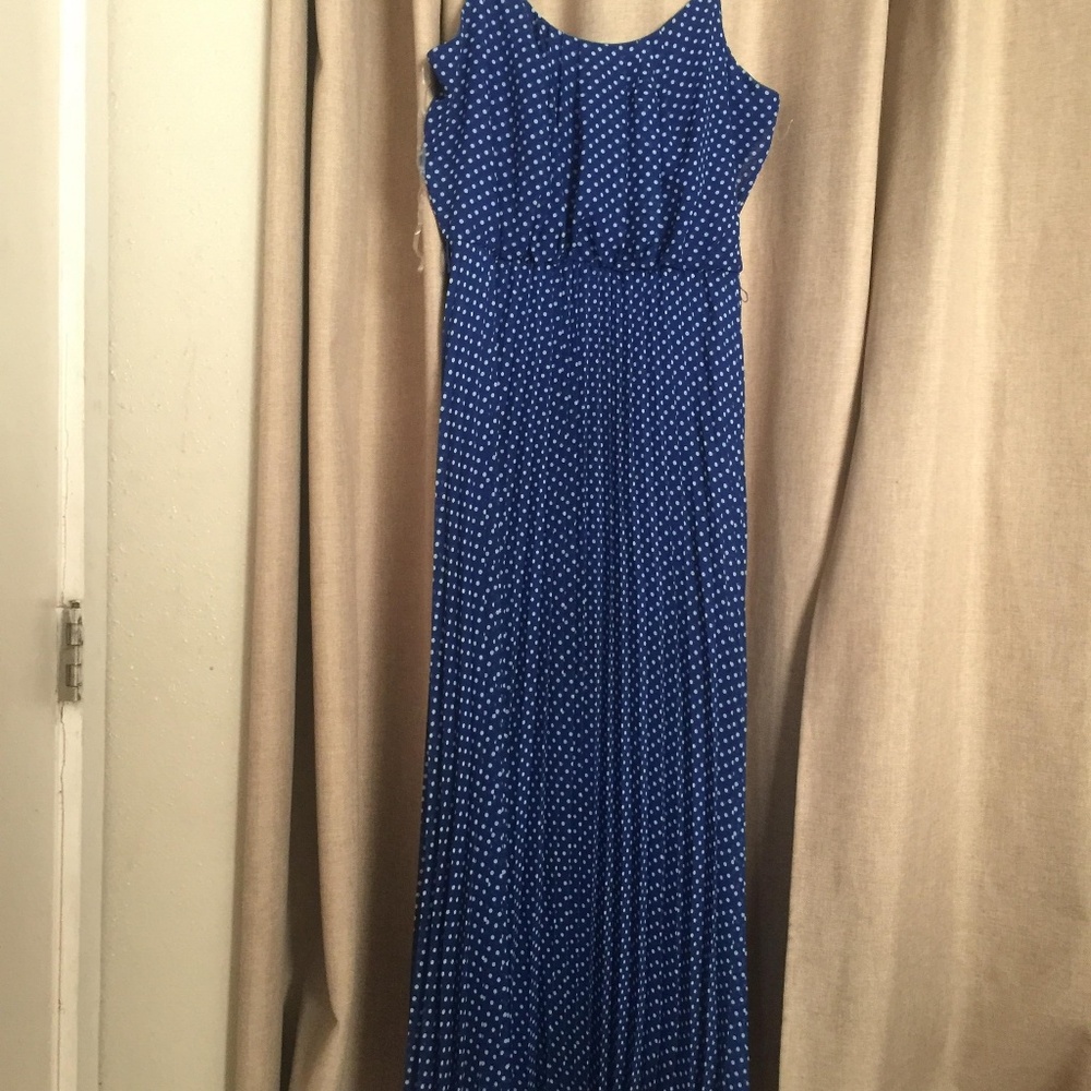SIGNATURE  DRESS